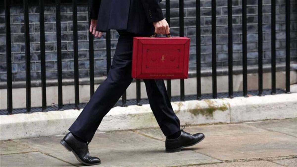 Blighty newsletter mind the budget gap