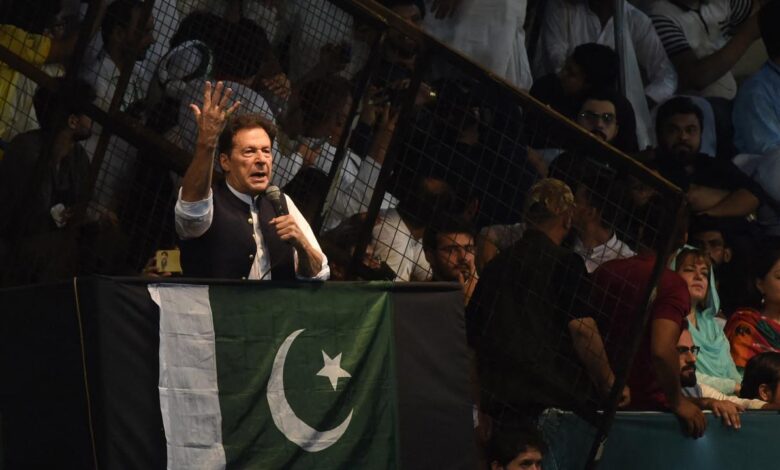 Imran khan comes under further pressure in pakistan