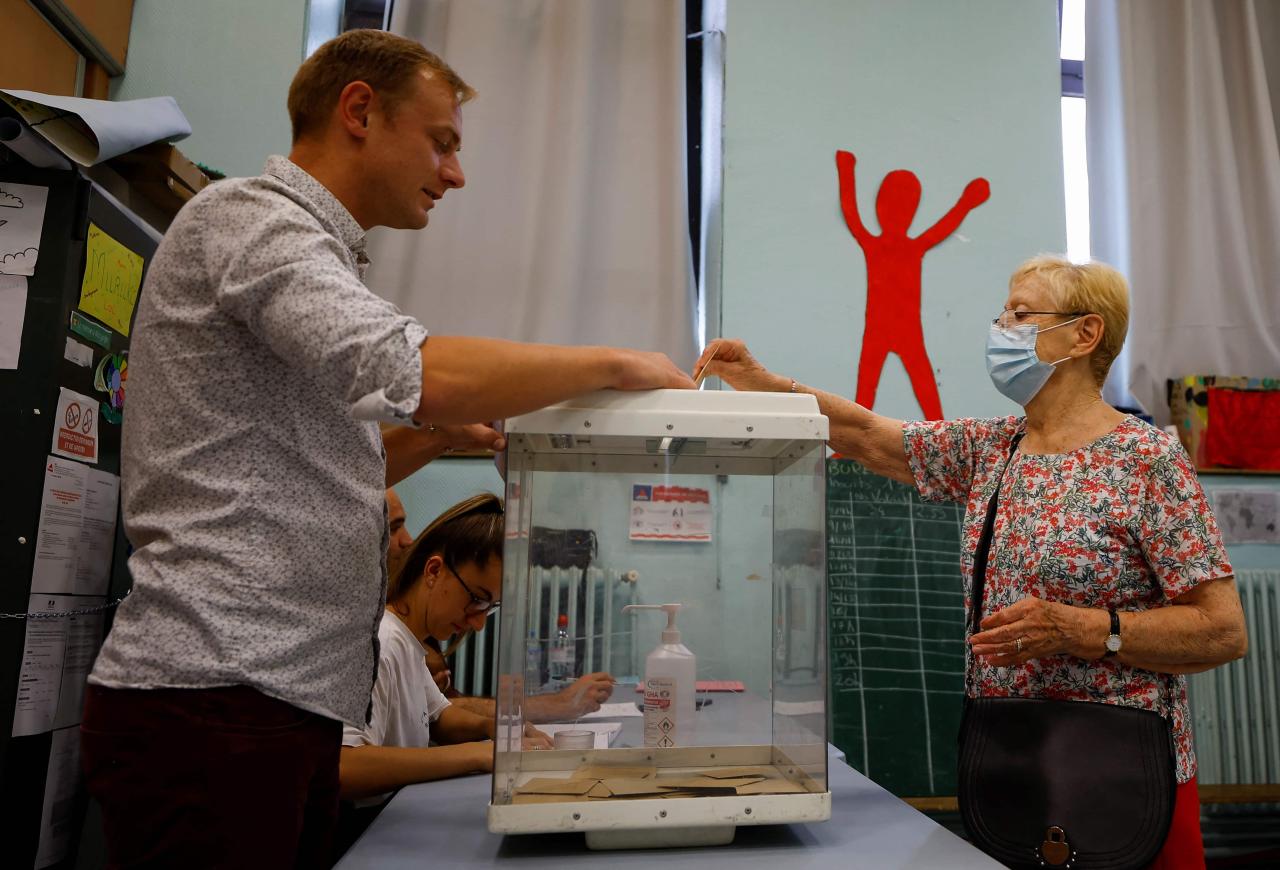 France heads to the polls in a critical parliamentary vote