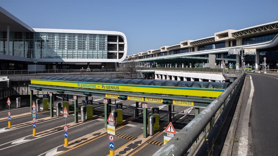 Italian right wingers have renamed milans airport after silvio berlusconi