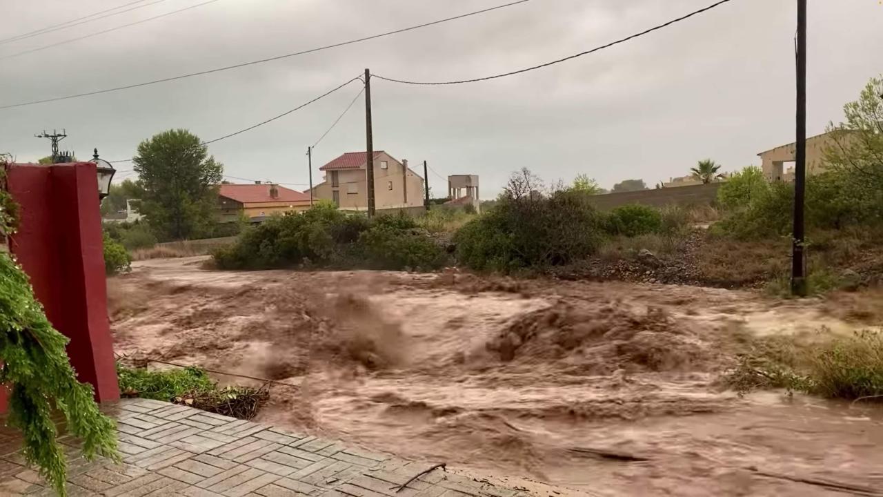 Floods in spain cause death and devastation