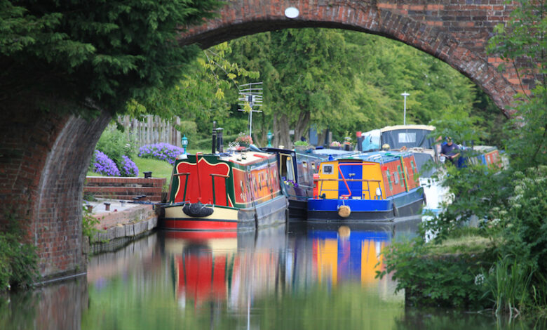 A growing number of britons live on canal boats