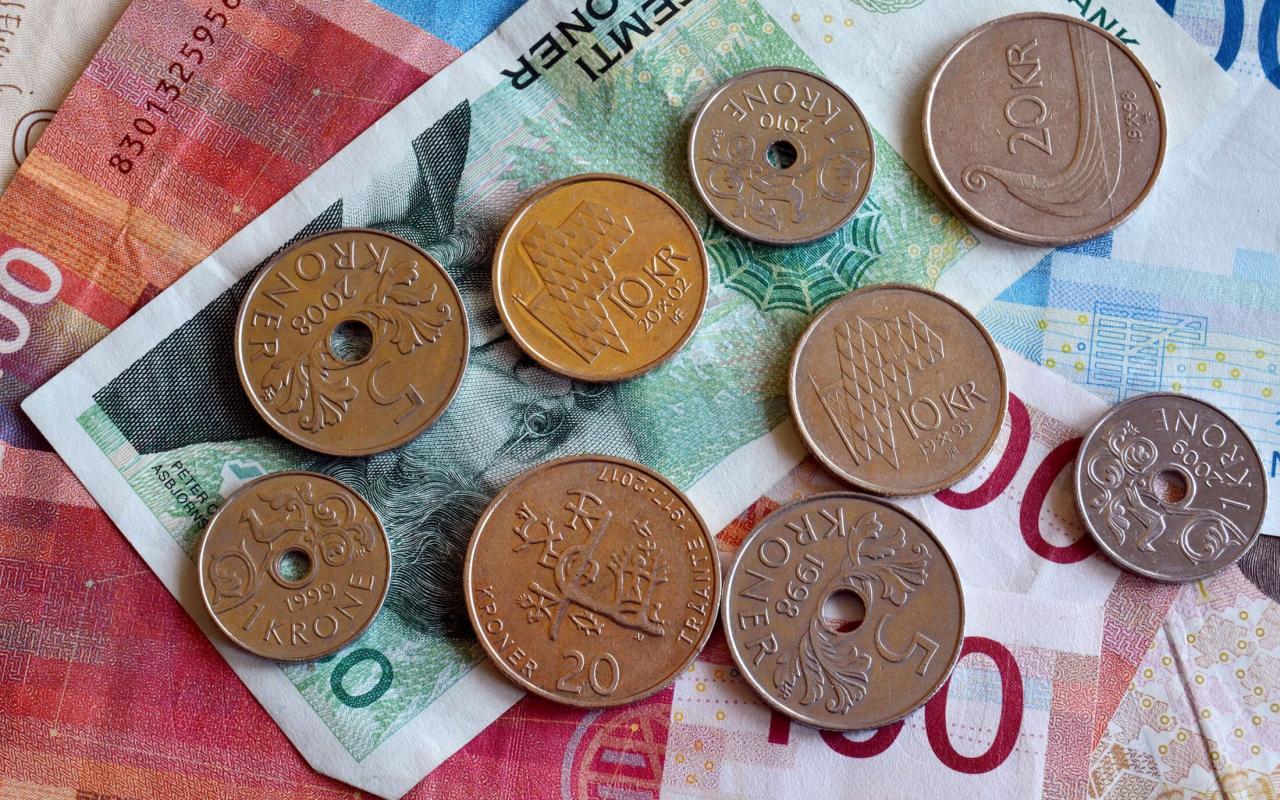 Norways weak currency presents a mystery