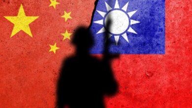 China makes love and war with taiwan