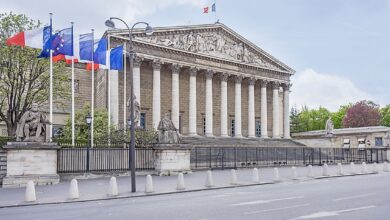 France is desperately searching for a government