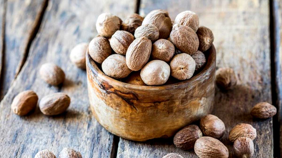 How to Use Black Nutmeg and Clove for Natural Pain Relief