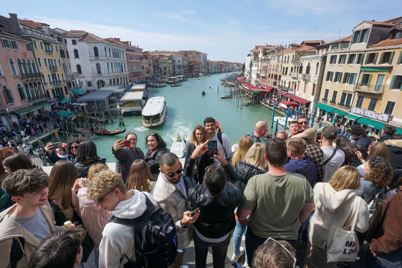 Venices new admission fee cannot curb overtourism
