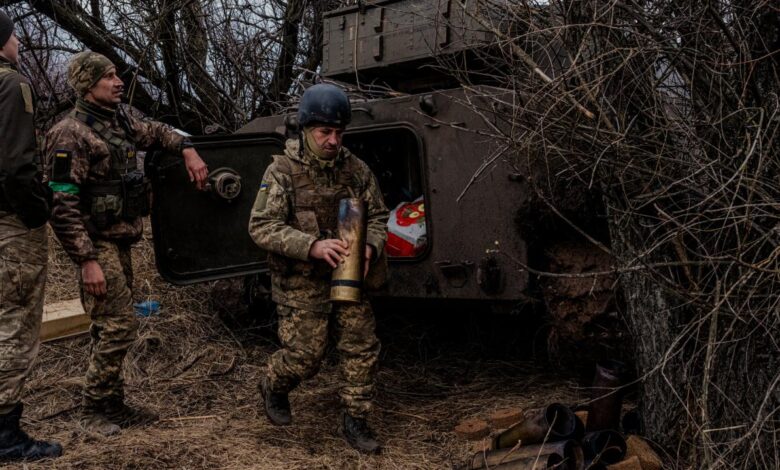 Ukraines defenders anxiously dig in for a looming russian assault