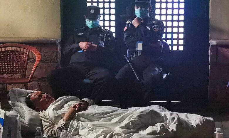 The chinese scientist who sequenced covid is barred from his lab