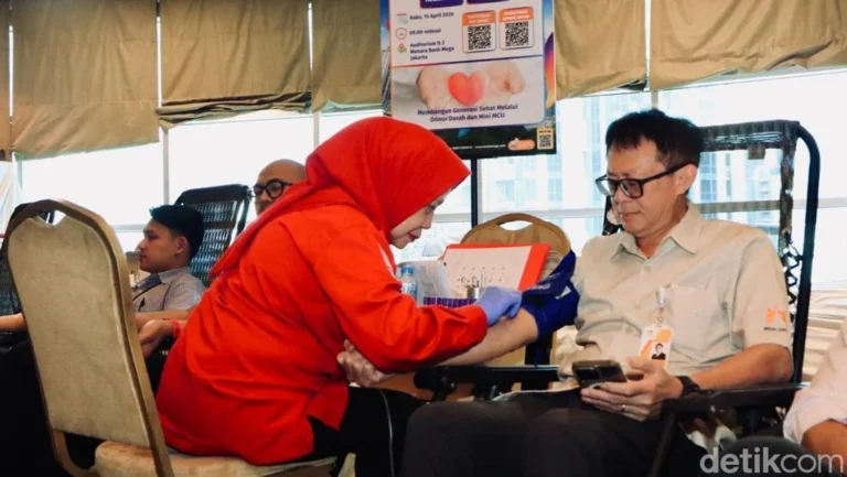 Bank Mega Celebrates 57th Anniversary with Extensive Social and Health Initiatives Across Indonesia