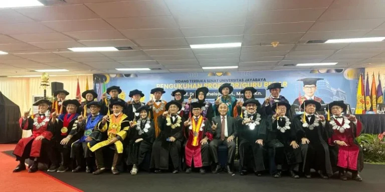 Dipimpin Ketum Peradi Profesional, Yuhelson Dikukuhkan Sebagai Guru Besar