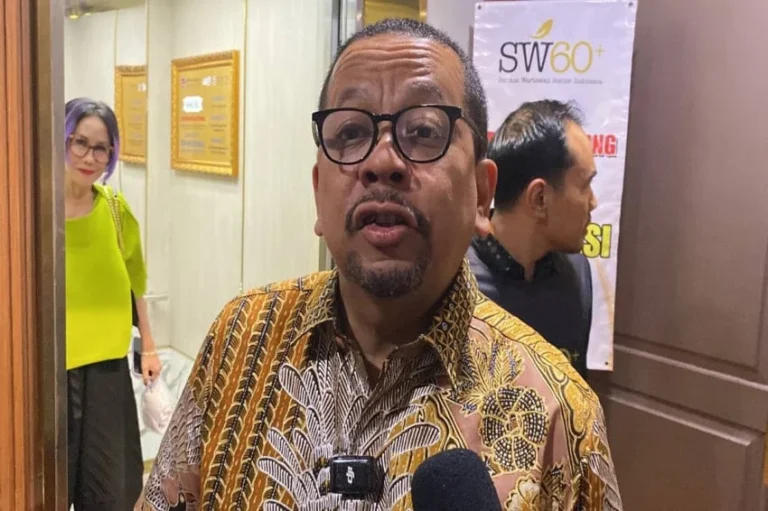 Head of Presidential Staff Office Denounces Saiful Mujani’s Call to Overthrow Government as Unconstitutional