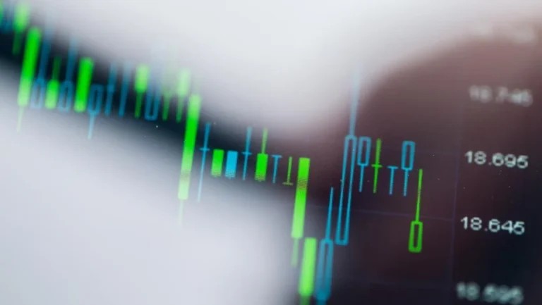 Indonesian Stock Market Sees Red as Foreign Investors Pull Back Amidst Geopolitical Jitters and Key Mineral Pricing Reforms.
