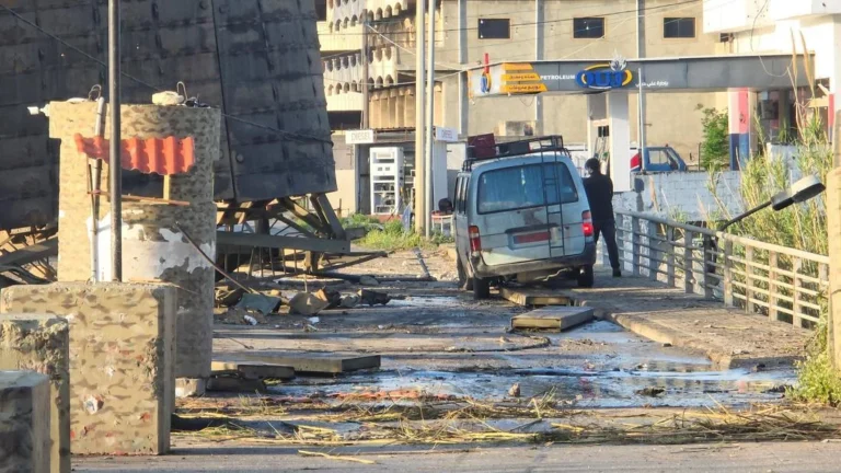 Israeli Airstrikes Destroy Strategic Qasmiyeh Bridge in Southern Lebanon Severing Vital Supply Lines to Tyre and Sidon