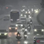 Jakarta Braces for Widespread Rain, BMKG Issues Saturday Forecast with Potential for Localized Flooding and Traffic Disruptions Across the Capital