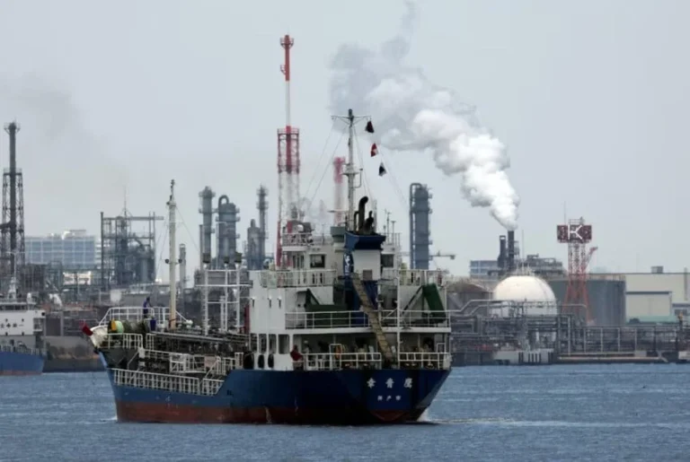 Japan’s Industrial Backbone Crippled by Escalating Naphtha Crisis, Manufacturing and Construction Sectors Face Paralysis
