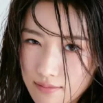 Lu Yu Xiao Captivates with Natural Beauty in Striking New Photoshoot