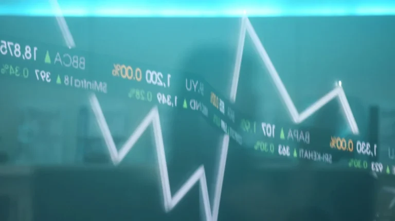 Navigating Stock Investment During Crises: Managing Risk Amidst Volatile Markets