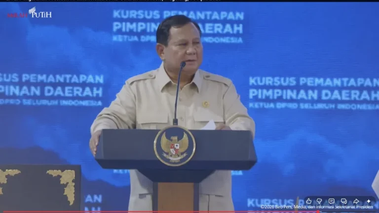 President Prabowo Subianto Conducts Surprise Inspection of Bulog Warehouse in Magelang to Bolster National Food Security Amidst Global Volatility