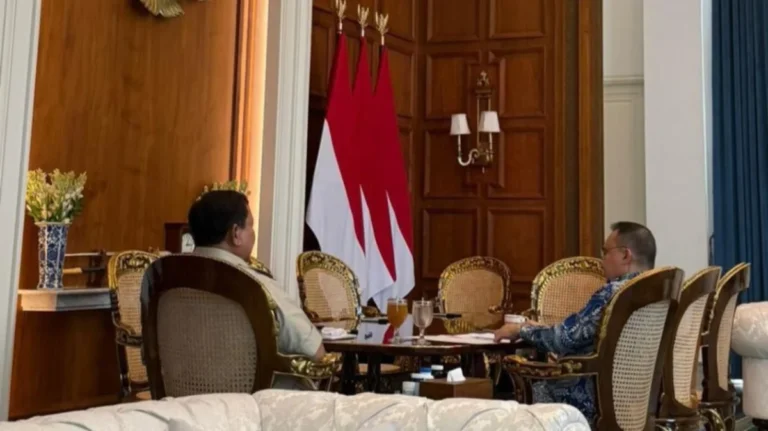 President Prabowo Subianto Receives DPR Deputy Speaker Sufmi Dasco Ahmad for Critical Post-Foreign Tour Briefing on National Strategic Issues.