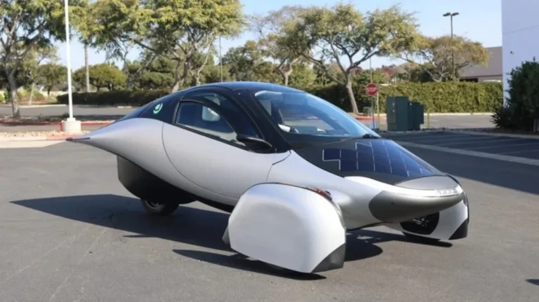 Revolutionizing Mobility: Solar-Powered Vehicles Poised for Mass Production by Late 2026