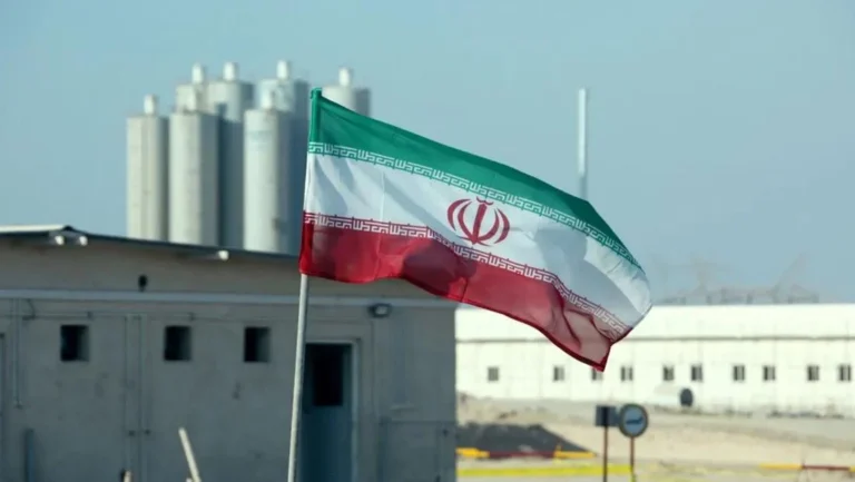 Russia Withdraws Staff from Iran Bushehr Nuclear Power Plant Following US Naval Blockade and Escalating Military Strikes