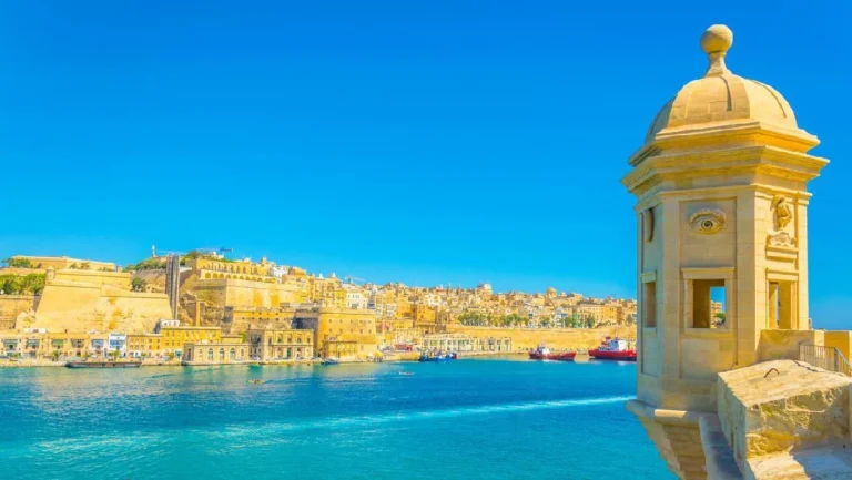 Scottish Tourist Sentenced to Jail and Fined Following Public Indecency Incident in Historic Maltese Town of Isla