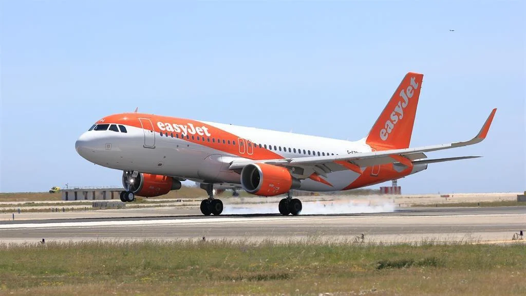 Emergency Diversion of easyJet Flight EZY2618 to Rome Highlights Growing Aviation Safety Concerns Over Lithium-Ion Power Banks