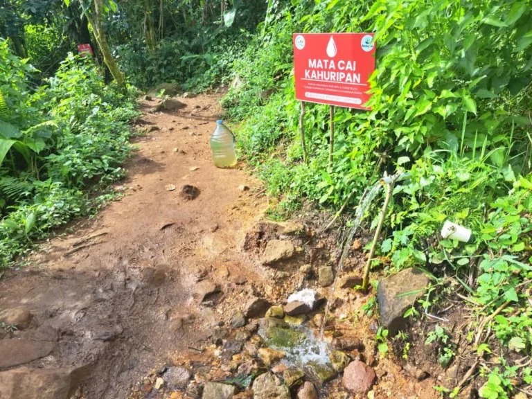 Exploring the Hidden Highlands of Sukamakmur Bogor a Deep Dive into Puncak Khayangan and Curug Sejoli Ecotourism