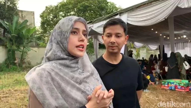Fairuz A. Rafiq and Sonny Septian Deny Rumors of Marital Discord, Label Social Media Claims as Hoax