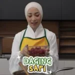 Nikita Willy Sparks Online Buzz with Culinary Adventure in a Pristine White Ensemble and a Billion-Rupiah Watch