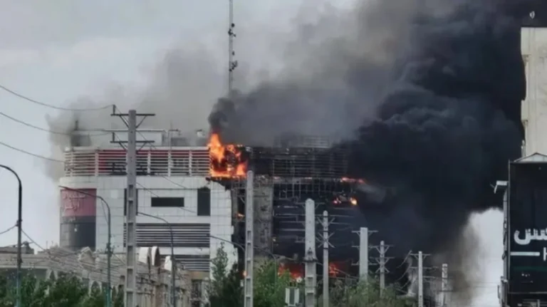 Tragedy Strikes Tehran Suburb as Massive Fire at Arghavan Commercial Center Claims Eight Lives and Leaves Dozens Injured