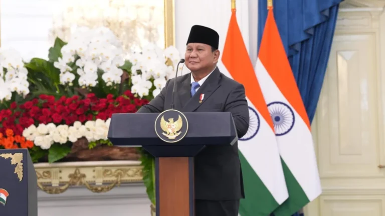 President Prabowo Subianto Issues Stern Warning Against Corruption and Policies Detrimental to Public Welfare Amidst Nationwide Harvest Festival.