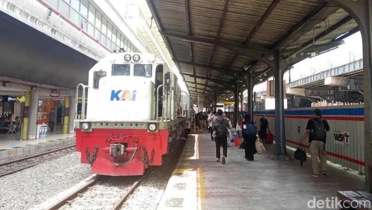 PT Kereta Api Indonesia Bolsters National Connectivity with Extensive Rolling Stock Fleet and Surging Passenger-Freight Volumes