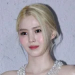 Han So Hee Stuns as a Platinum-Blonde Goddess in Minimalist White at the Seoul Boucheron High Jewelry Exhibition