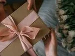Navigating Gift-Giving for Introverts: 10 Thoughtful Present Ideas Tailored for Quiet Personalities