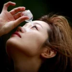 Sering Pilih Tetes Mata Cuma Modal Botol Bekas? Ini Wanti-wanti Dokter