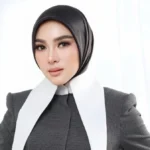 Syahrini stuns public with luxury fashion ensemble reaching 37 billion IDR during Kahitna 40th anniversary concert