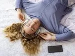 The Science of Sleep Soundscapes: How White, Pink, Brown, and Green Noise Shape Our Rest and Cognitive Health
