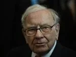 Warren Buffett Steps Down as Chairman of Berkshire Hathaway Marking the End of an Era for the Financial Titan