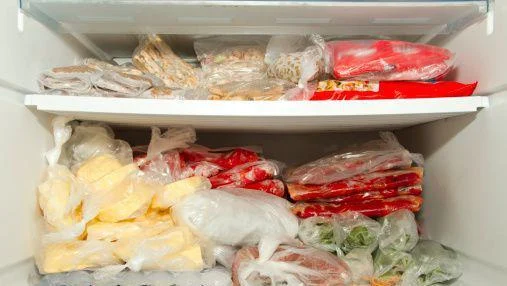 5 Makanan yang Harus Disingkirkan dari Freezer, Ada Es Batu!