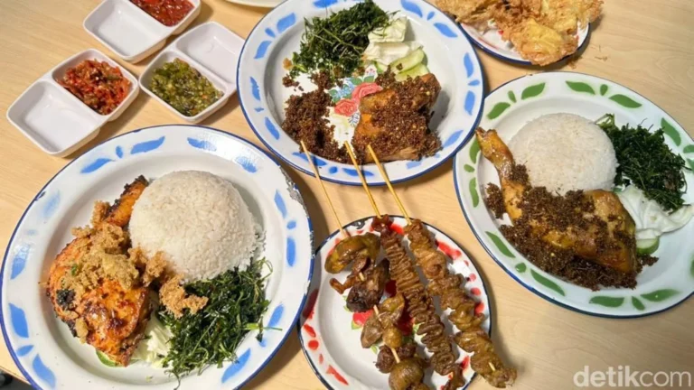 Ayam Sowwry: Ngumpet di Setiabudi! Ayam Ketumbar plus Jukut Goreng Sedap
