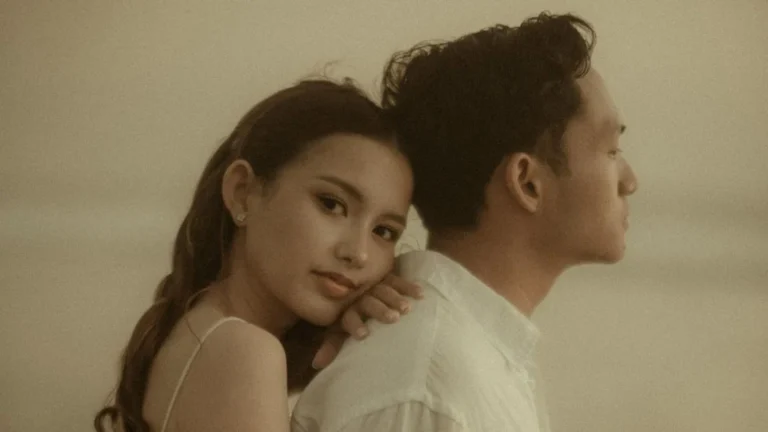 Azriel Hermansyah and Sarah Menzel Unveil Romantic Beach-Themed Prewedding Photos Ahead of Next Year’s Nuptials