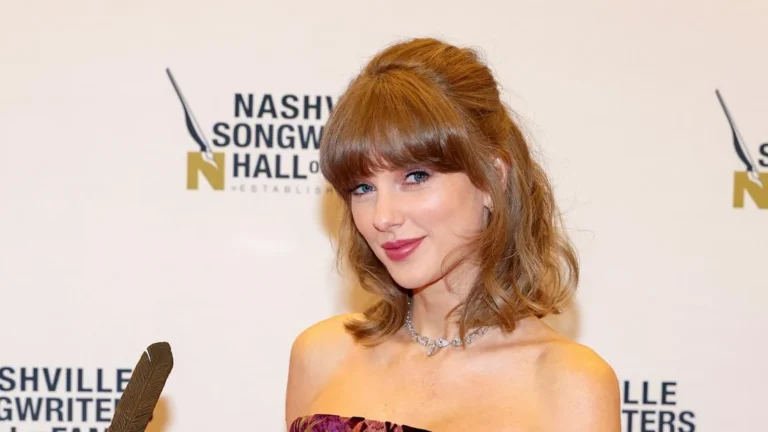 Taylor Swift Makes History at the Nashville Songwriters Hall of Fame While Sparking Global Curiosity Over a Dress Resembling Indonesian Batik