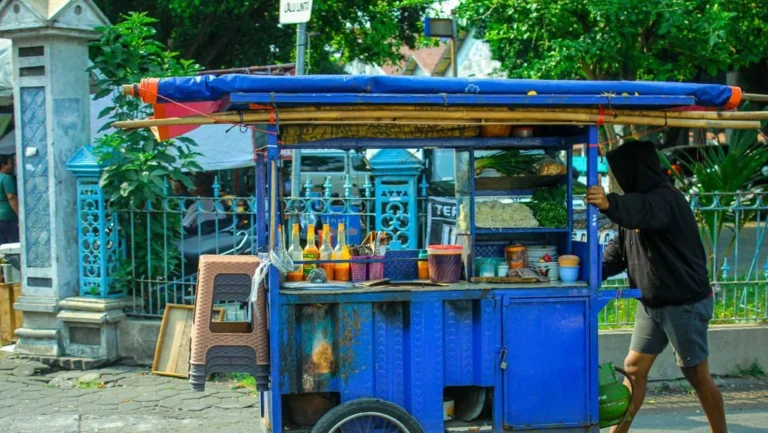 Unraveling the Mystery Behind the Iconic Colors of Indonesian Street Food Carts