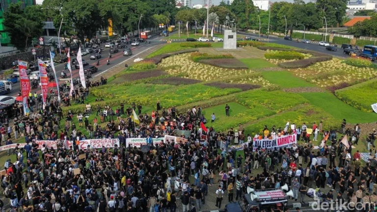 Waspada Kemacetan Jakarta: Dishub DKI Kerahkan Ratusan Personil dan Siapkan Rekayasa Lalu Lintas untuk Aksi Unjuk Rasa Hari Ini
